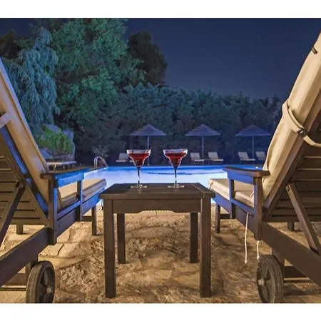 Corfu Club Junior Lägenhetshotell 4*